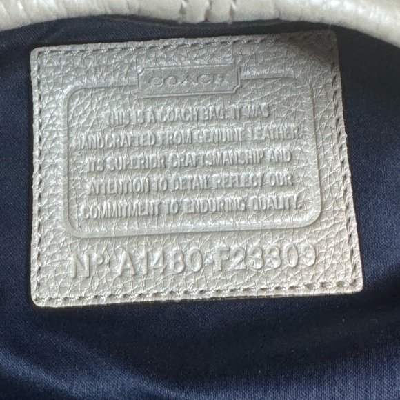 Coach Elegant Cream Leather Tote Bag - Picture 8 of 10